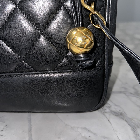 Chanel Matelasse lamb skin quilted shoulder bag - Picture 3 of 14